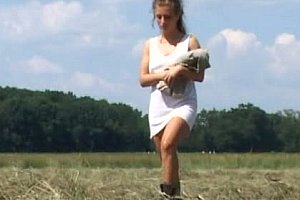 爆乳女仆julia在线