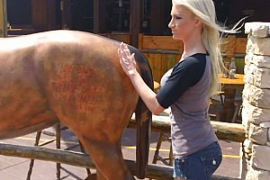 old老妇vid老太与小伙