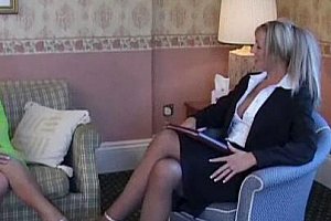 julia恋人育乳按摩中文字幕